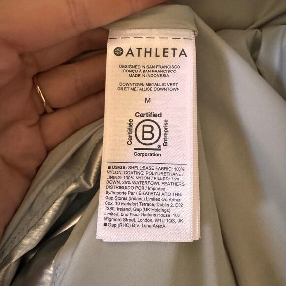 Athleta Silver Downtown Metallic Down Puffer Vest Silver Size M - Picture 13 of 13